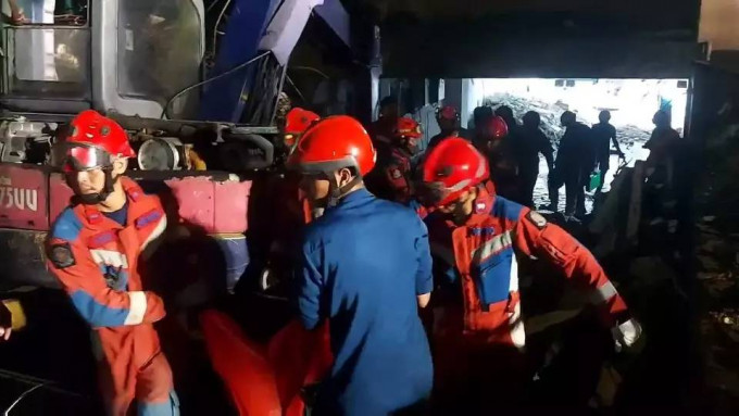 Evakuasi pekerja tewas tertimbun bangunan roboh di Jakut butuh waktu 8 jam 