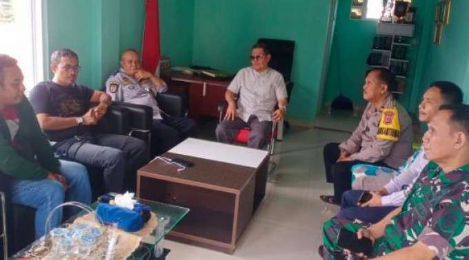 Bhabinkamtibmas Polsek Ciampea Bersinergi dengan Babinsa Jalin Kedekatan dengan Masyarakat Desa Binaan