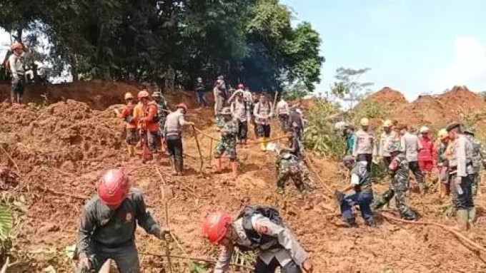 3 korban longsor Arjasari Bandung Barat masih dalam pencarian
