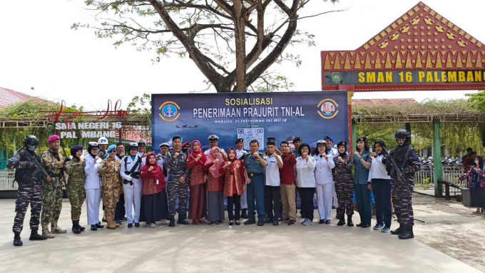 Kepala SMAN 16 Palembang Inisiasi Penguatan Nasionalisme Siswa Melalui Sosialisasi TNI AL