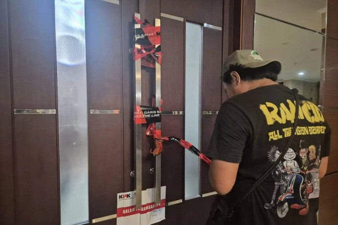 KPK amankan 10 orang dalam OTT di Bekasi,  ruang Bupati disegel