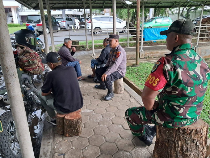 Sinergitas TNI-POLRI Laksanakan Patroli Dialogis Sambangi Warga Binaan, Berikan Imbauan Kamtibmas