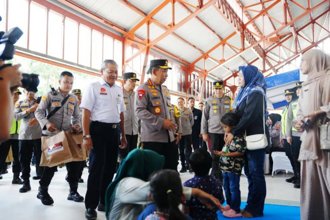 Kapolri Tinjau Kesiapan Pelayanan dan Pengamanan Nataru di Stasiun Tawang Semarang