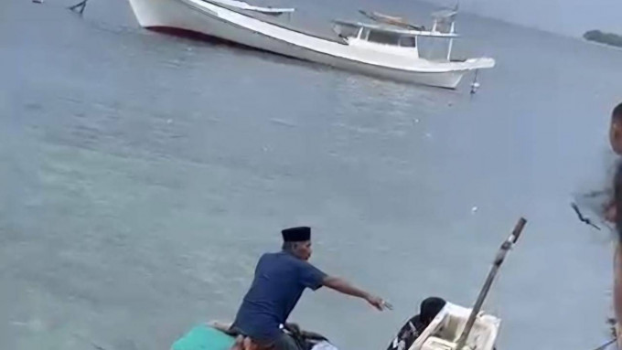 Kapal muatan bantuan tenggelam di Pangkep, camat hingga bidan tewas