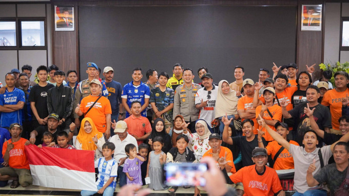 Kapolres Bogor Gelar Nobar Persib vs Persija, Perkuat Silaturahmi dan Jaga Kondusivitas