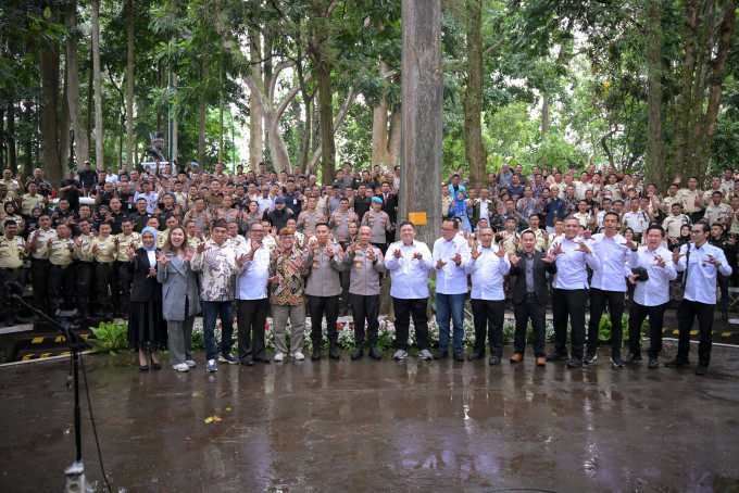 Kapolda Jabar Ajak Satpam Perkuat Sinergi Jaga Keamanan Lingkungan dalam Ngariung Sauyunan Jaga Lembur, Pada HUT Satpam ke-45