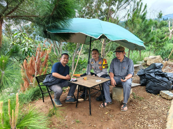 Sambang warga binaan Bhabinkamtibmas Polsek Megamendung, tingkatkan harkamtibmas melalui cooling sistem Polri Hadir Untuk masyarakat 