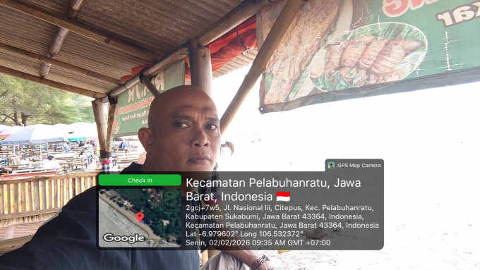 "Yogi" Saat ini cuaca memburuk di Pantai Pelabuhan Ratu Sepi pendatang 