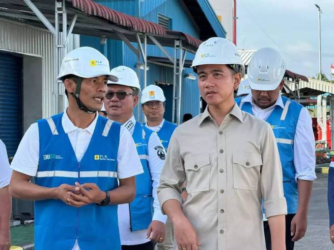 Pastikan pasokan listrik jelang Nataru aman, Gibran tinjau PLTMG Nias