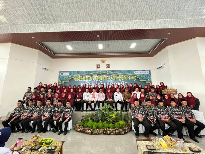Membumikan Al-Qur’an, Melangitkan Generasi Qur’ani: MAN 1 Palembang Wisuda 283 Hafiz dan Hafizah