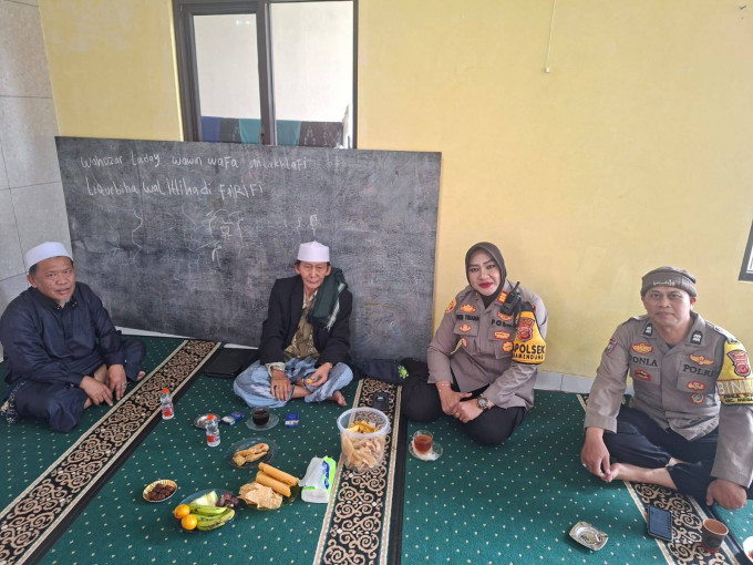 Kapolsek Megamendung Hadir Dalam Giat   Rapat Kerja Majelis Ulama Indonesia ( MUI ) Kecamatan Megamendung Bertempat  di Majelis Taklim Ibnu Rasyid Sukamahi 