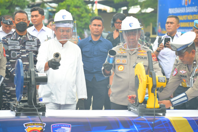 Polda Jabar Sita 4.500 Knalpot Bising Selama Ops Zebra Lodaya 2025