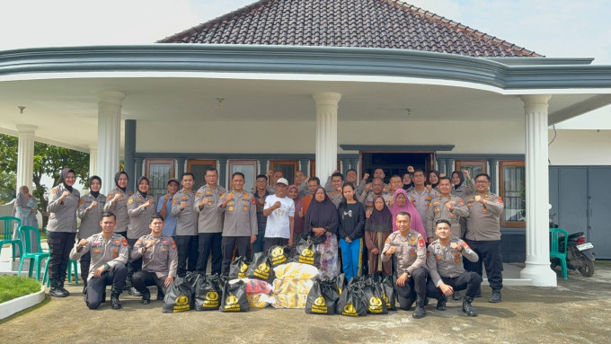 Biro SDM Polda Sumsel Berbagi Kepedulian di Bulan Ramadan untuk Warga Gandus dan Kertapati Palembang