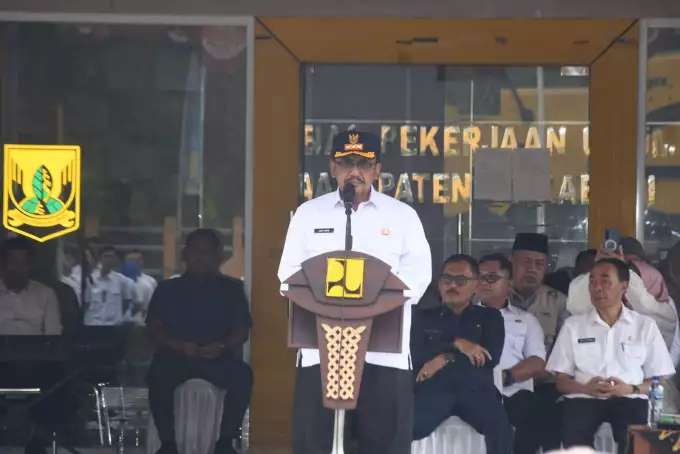 Bupati Sukabumi H.Asep Japar Minta Dinas PU Responsif Hadapi Keluhan Infrastruktur