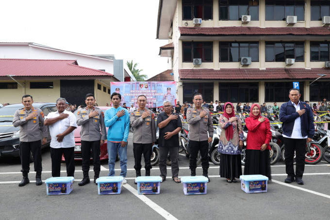 Kapolda Sumsel Serahkan Ratusan Kendaraan Curian, Tegaskan Polri Tidak Bisa Bekerja Sendiri