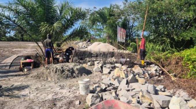 Masyarakat Gembira, Jembatan Garuda Mulai Dibangun