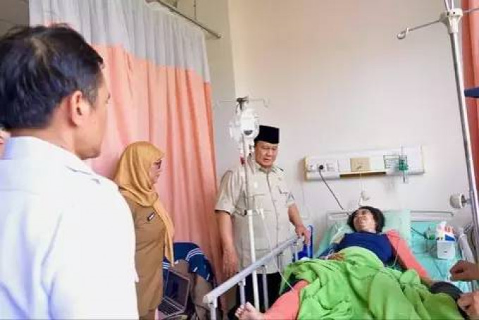 Jenguk korban, Prabowo pastikan semua korban tabrakan KA di Bekasi dapat santunan