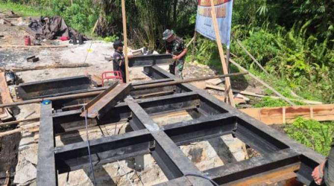 TNI Hadir Untuk Rakyat, Pembangunan Jembatan Garuda Memasuki Proses Perakitan Besi WF