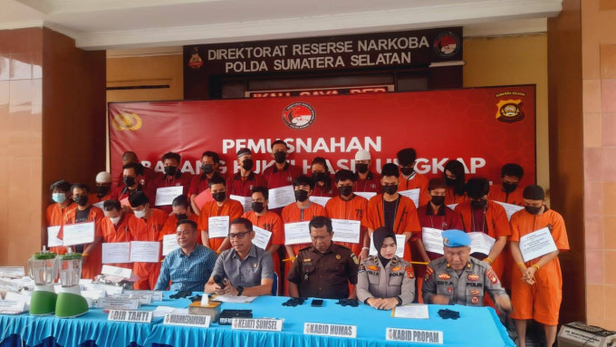 Polda Sumsel Musnahkan Barang Bukti Narkoba Hasil Ungkap 25 Kasus, 35 Tersangka Diamankan