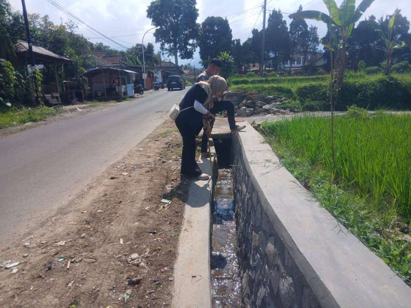 Dinas PU Kabupaten Sukabumi Perkuat Infrastruktur Berkelanjutan Melalui Pembangunan Selokan Tembok Ruas Cisaat–Situgunung