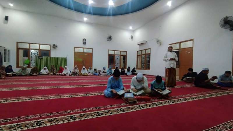 Khotmil Quran Masjid Alhuda Kampung Sukosari  Meriahkan Hari jadi  Kota  Palembang  ke-1.343 Wujud Syukur dan Doa untuk Kota Palembang