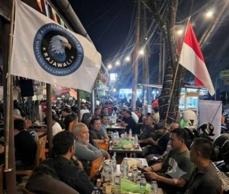 Lewat Nobar Piala Dunia, Rajawali Kalbar dan Kabid Humas Polda Bahas Keamanan Daerah