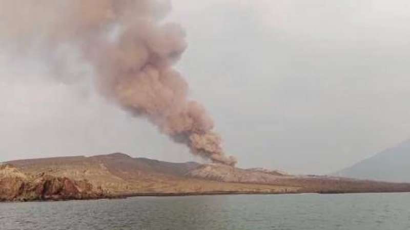 Tenang sejak 2024, Gunung Anak Krakatau kembali erupsi