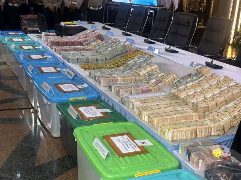 Polisi pamer emas batangan hingga uang ratusan Miliar dalam kasus dugaan TPPU Batubara