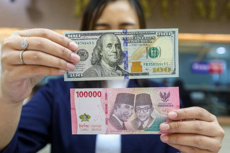 Rupiah keok lagi, kini di level Rp18.123 per Dolar AS