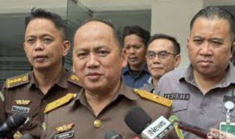 Eks Jampidsus Febrie Adriansyah dipastikan masih di Indonesia dan dalam pantauan penyidik