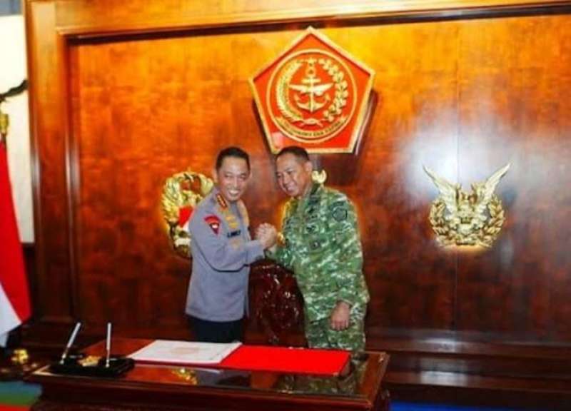 Kapolri mendadak silaturahmi ke Panglima TNI-Kepala Staf di Mabes TNI