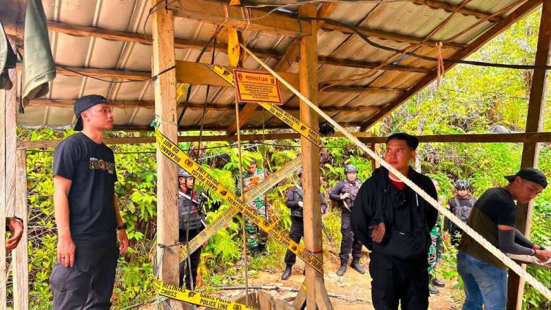 Ditreskrimsus Polda Gorontalo 'Police Line' lubang tambang dan tromol pengolahan emas di Gorontalo Utara