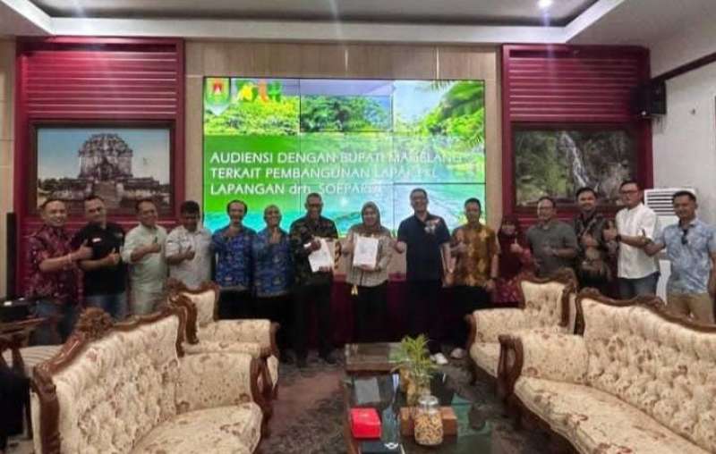 Partisipasi PT. LGI membangun lapak PKL di Lapangan Soepardi Magelang melalui dana CSR