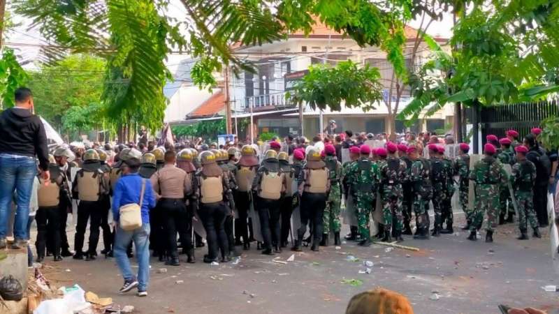 Ribuan pesilat geruduk markas debt collector di Surabaya