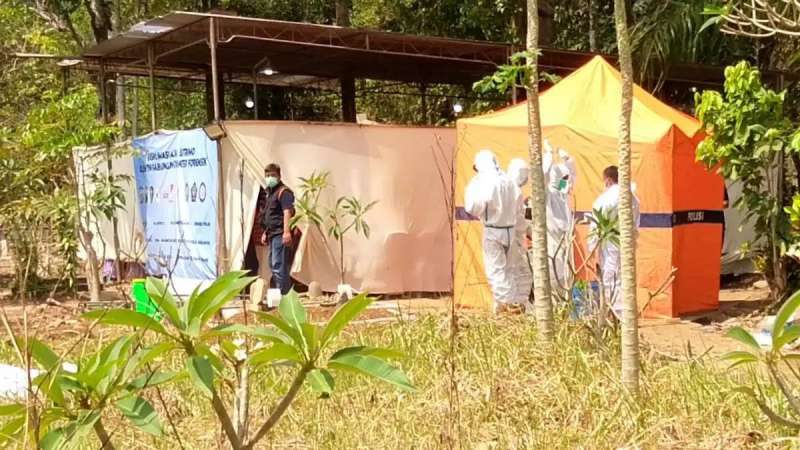 Ekshumasi Sutrimo: Dokter forensik dalami buih keluar dari mulut