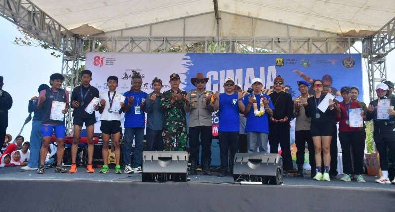 Buka Kompetisi Surfing Cimaja, Wabup Sukabumi H. Andreas Dorong Jadi Destinasi Wisata Kelas Dunia