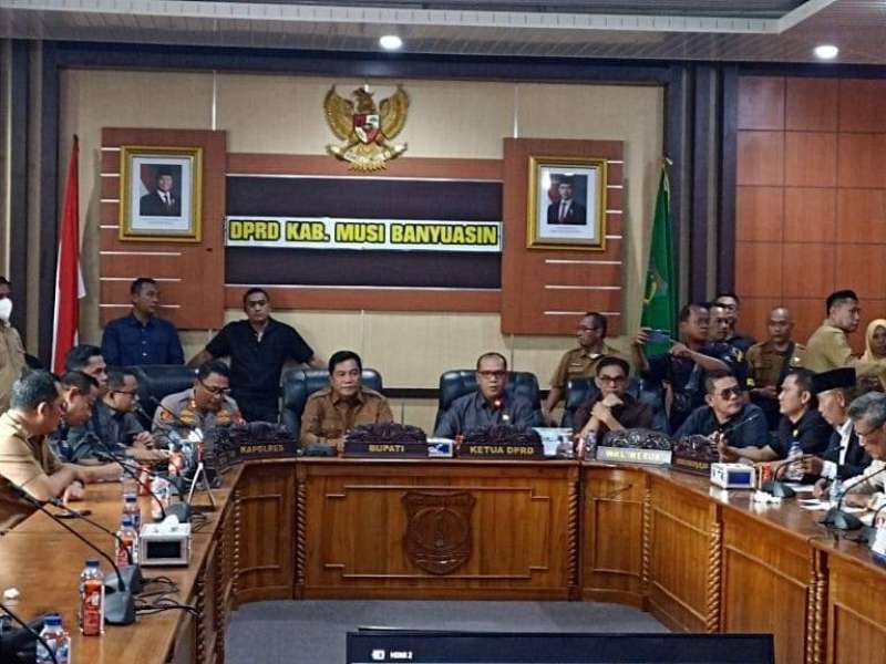Bupati, DPRD dan Kapolres Muba Terima Aspirasi Penambang Minyak Rakyat, Sepakati Masa Transisi Enam Bulan