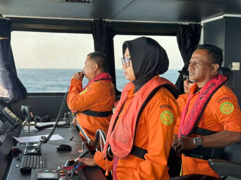 HARI KEDUA OPERASI SAR, MENGERAHKAN SRU LAUT DAN UDARA