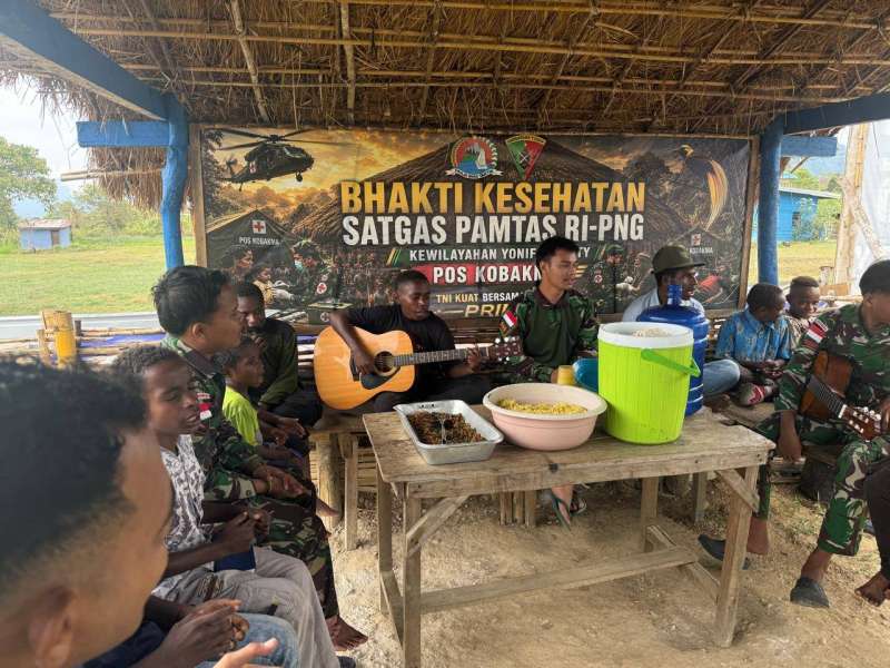 Pererat Kebersamaan, Satgas Yonif 645/GTY Gelar Ibadah Minggu dan Perlombaan Bersama Anak-Anak di Kobakma