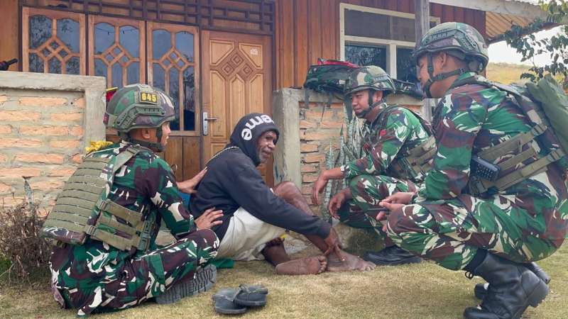 Yonif satgas 645/Gardatama Yudha Laksanakan Kegiatan Pelayanan Kesehatan dan Pemberian Sargal Kepada Masyarakat Distrik Napua