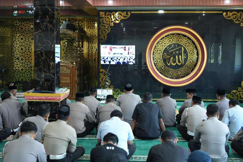 Perkuat Mental dan Moral Personel, Polres Pinrang Ikuti Ngaji Kebangsaan Bersama Kapolri dan Gus Baha