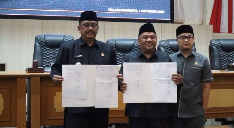 Bupati Sukabumi Ajukan Dua Raperda, Dorong Investasi dan Perkuat Layanan Air Bersih