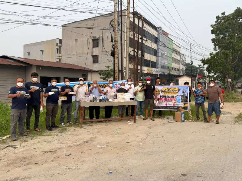 ‎Peduli Warga di Tengah Kabut Asap, KSABP Bagikan 3.000 Masker Gratis di Pekanbaru