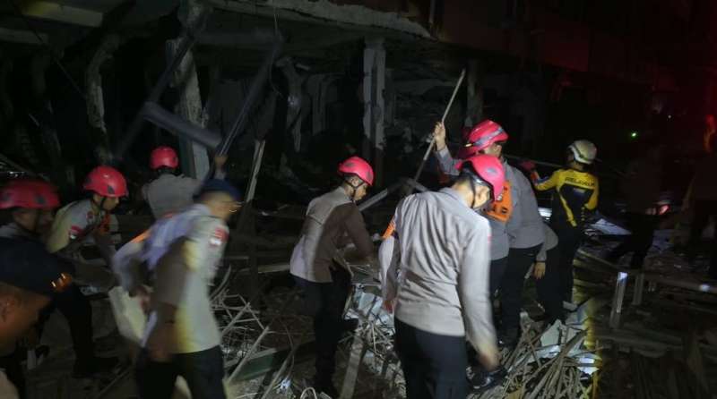 Pasar Cimanggis Tangsel luluh lantak akibat ledakan dahsyat