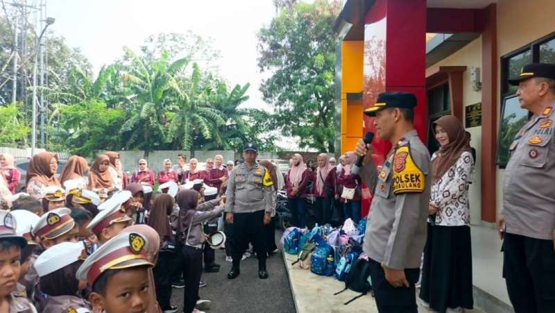 Kapolsek Cibungbulang Kompol Suyoko Menerima Kunjungan dari Anak RA Yanuri