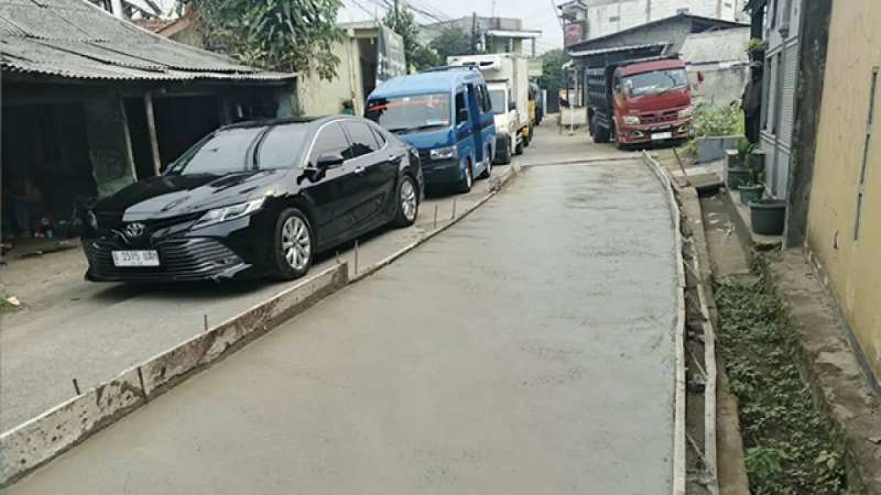 Perhatikan Kondisi Drainase, DPU Sukabumi Rekonstruksi Jalan Benda-Durengede dengan Konstruksi Beton