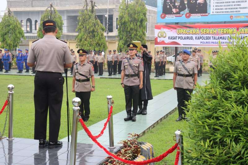 Kalpores pasbar pimpin sertijab Kasat Polairud dan Polsek Talamau, AKP Zulfikar Dilantik Sebagai Kasiwas
