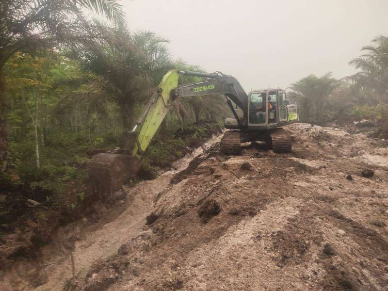 Maksimalkan Pengerjaan Drainase Sasaran TMMD, Alat Berat Dikerahkan