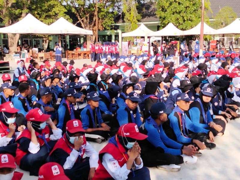 PECAAAAH  Ba'da Ashar 13 Kontingen Padati MAN Pinrang, Ibu Munara Buka GALAKSI VI: