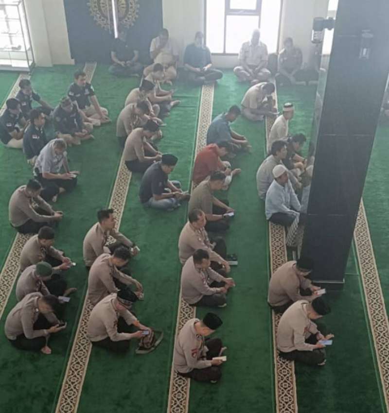 Polda Sumsel Gelar Binrohtal Rutin Perkuat Keimanan dan Integritas Personel